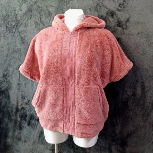 CAbi Sweaters - Cabi Oversized Fleece Hoodie